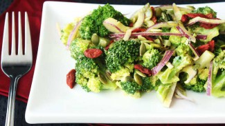 Creamy Broccoli Salad 