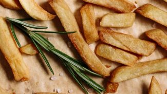 Oil-Free Rosemary French Fries 