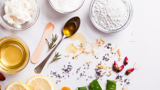 Make Your Own Natural & Amazing Skincare (recipes included!) 
